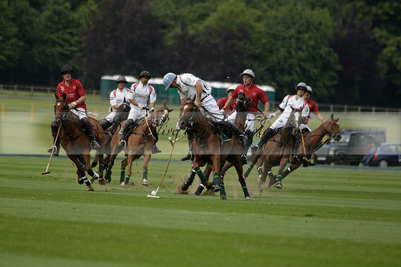 Dubai v La Bamba de Areco in a Veuve Clicquot Gold Cup Polo Match 2013.07.04