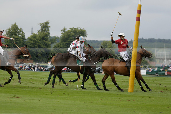 Dubai v La Bamba de Areco in a Veuve Clicquot Gold Cup Polo Match 2013.07.04