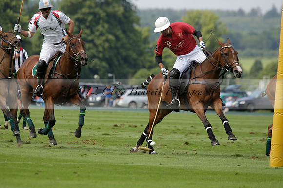 Dubai v La Bamba de Areco in a Veuve Clicquot Gold Cup Polo Match 2013.07.04