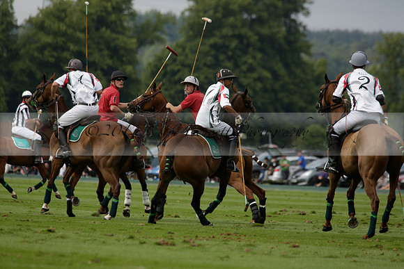 Dubai v La Bamba de Areco in a Veuve Clicquot Gold Cup Polo Match 2013.07.04