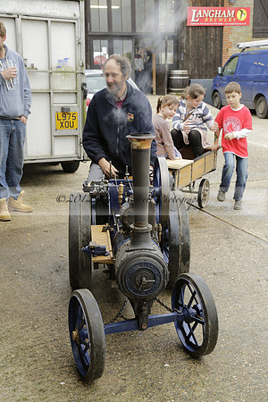 Bonkers for Conkers at Langham brewery on Sunday 20 October 2013. 2013.10.20 www.polopictures.co.uk
