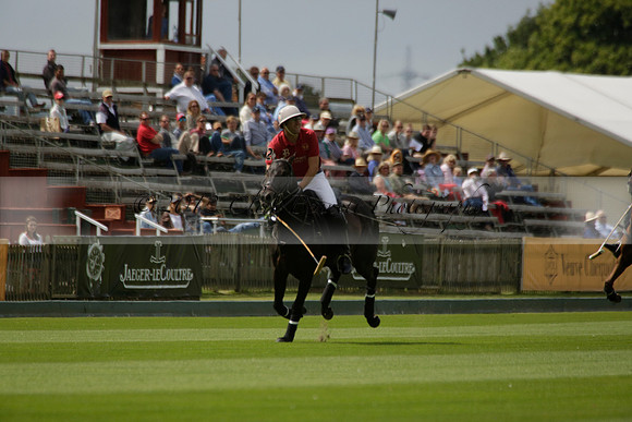 Dubai v La Bamba de Areco in a Veuve Clicquot Gold Cup Polo Match 2013.07.04