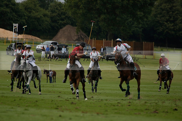 Dubai v La Bamba de Areco in a Veuve Clicquot Gold Cup Polo Match 2013.07.04