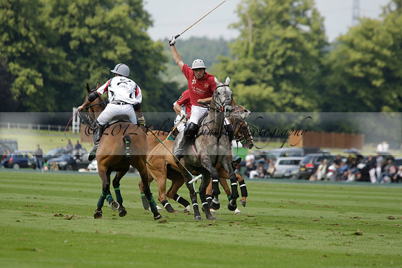 Dubai v La Bamba de Areco in a Veuve Clicquot Gold Cup Polo Match 2013.07.04