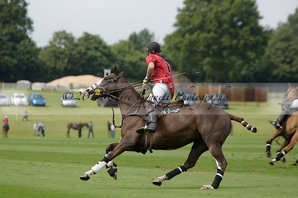 Dubai v La Bamba de Areco in a Veuve Clicquot Gold Cup Polo Match 2013.07.04
