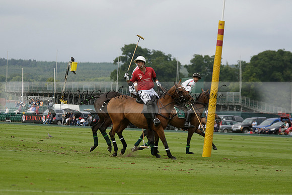 Dubai v La Bamba de Areco in a Veuve Clicquot Gold Cup Polo Match 2013.07.04