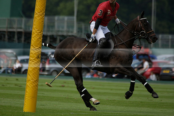 Dubai v La Bamba de Areco in a Veuve Clicquot Gold Cup Polo Match 2013.07.04
