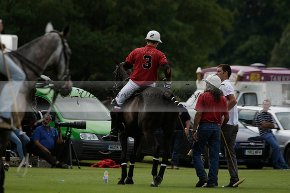 Dubai v La Bamba de Areco in a Veuve Clicquot Gold Cup Polo Match 2013.07.04