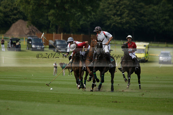 Dubai v La Bamba de Areco in a Veuve Clicquot Gold Cup Polo Match 2013.07.04