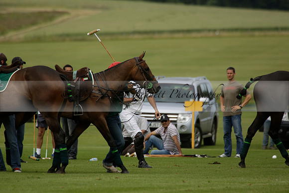 Dubai v La Bamba de Areco in a Veuve Clicquot Gold Cup Polo Match 2013.07.04