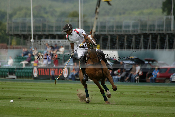 Dubai v La Bamba de Areco in a Veuve Clicquot Gold Cup Polo Match 2013.07.04