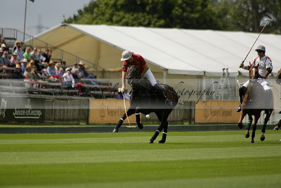 Dubai v La Bamba de Areco in a Veuve Clicquot Gold Cup Polo Match 2013.07.04