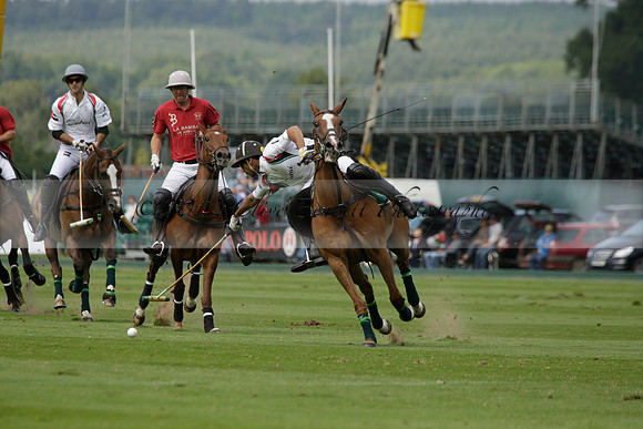 Dubai v La Bamba de Areco in a Veuve Clicquot Gold Cup Polo Match 2013.07.04