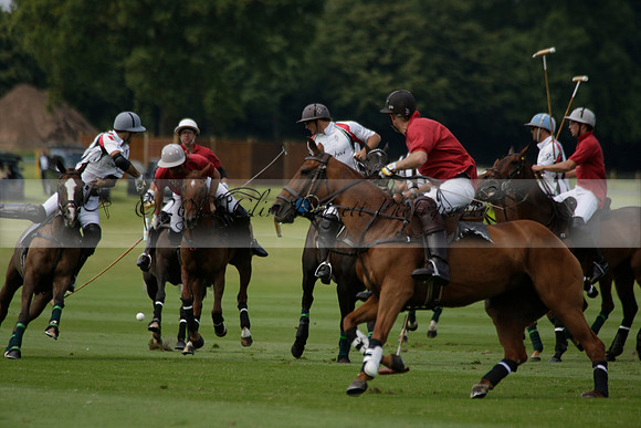 Dubai v La Bamba de Areco in a Veuve Clicquot Gold Cup Polo Match 2013.07.04