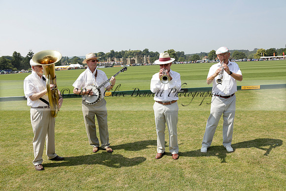 Zacara v Talandracas in a Veuve Clicquot Gold Cup Polo Match 2013.07.18