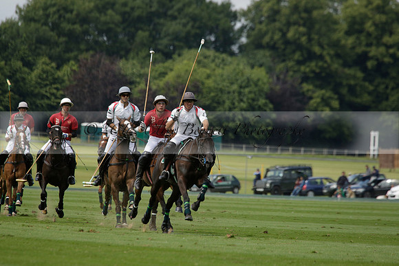 Dubai v La Bamba de Areco in a Veuve Clicquot Gold Cup Polo Match 2013.07.04