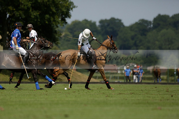 UAE Polo v El Remanso in a Veuve Clicquot Gold Cup Polo Match 2013.07.05