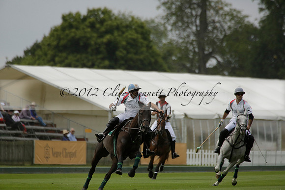 Dubai v La Bamba de Areco in a Veuve Clicquot Gold Cup Polo Match 2013.07.04