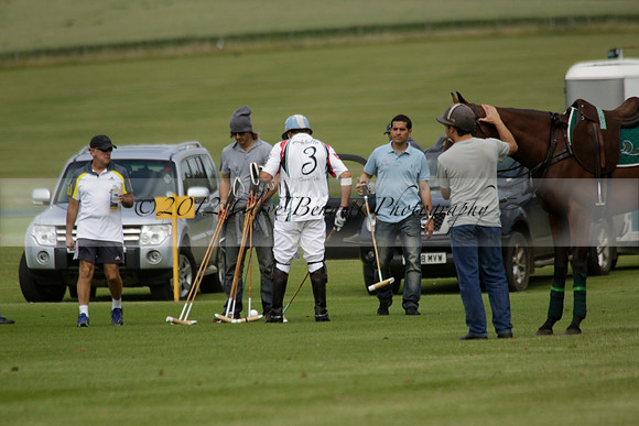 Dubai v La Bamba de Areco in a Veuve Clicquot Gold Cup Polo Match 2013.07.04