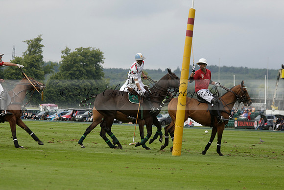 Dubai v La Bamba de Areco in a Veuve Clicquot Gold Cup Polo Match 2013.07.04