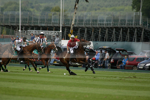 Dubai v La Bamba de Areco in a Veuve Clicquot Gold Cup Polo Match 2013.07.04