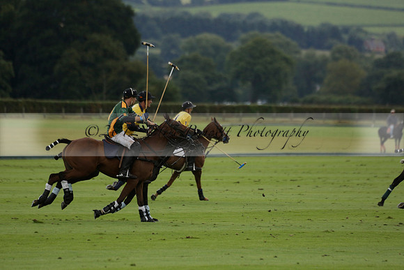 Maiz Dulce (green) v Las Esterellas (yellow) in the PSI Final polo match at Cowdray Park Polo Club on Ambersham 2 on Sunday 2013.09.08 www.polopictures.co.uk