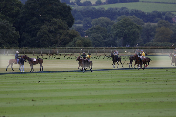 Maiz Dulce (green) v Las Esterellas (yellow) in the PSI Final polo match at Cowdray Park Polo Club on Ambersham 2 on Sunday 2013.09.08 www.polopictures.co.uk