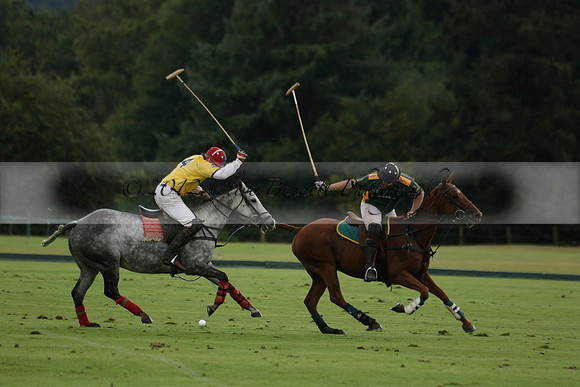 Maiz Dulce (green) v Las Esterellas (yellow) in the PSI Final polo match at Cowdray Park Polo Club on Ambersham 2 on Sunday 2013.09.08 www.polopictures.co.uk