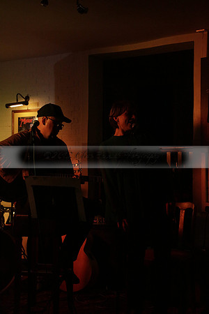 Will B & Geoff Allnutt with guests at The Royal Oak, Midhurst on Friday 25 October 2013. www.polopictures.co.uk