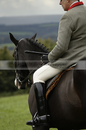 Devon & Somerset Stag Hounds meet at Hillhead Cross on Monday 14 October 2013. 2013.10.14 www.polopictures.co.uk