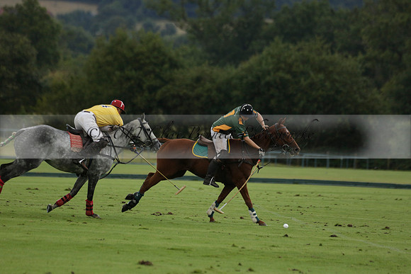 Maiz Dulce (green) v Las Esterellas (yellow) in the PSI Final polo match at Cowdray Park Polo Club on Ambersham 2 on Sunday 2013.09.08 www.polopictures.co.uk