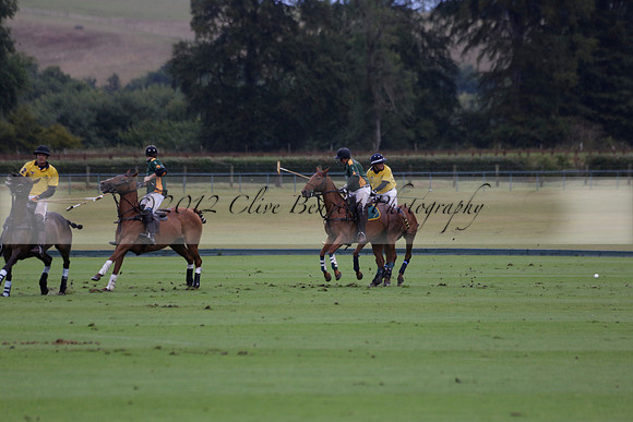 Maiz Dulce (green) v Las Esterellas (yellow) in the PSI Final polo match at Cowdray Park Polo Club on Ambersham 2 on Sunday 2013.09.08 www.polopictures.co.uk