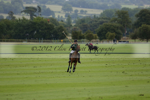 Maiz Dulce (green) v Las Esterellas (yellow) in the PSI Final polo match at Cowdray Park Polo Club on Ambersham 2 on Sunday 2013.09.08 www.polopictures.co.uk