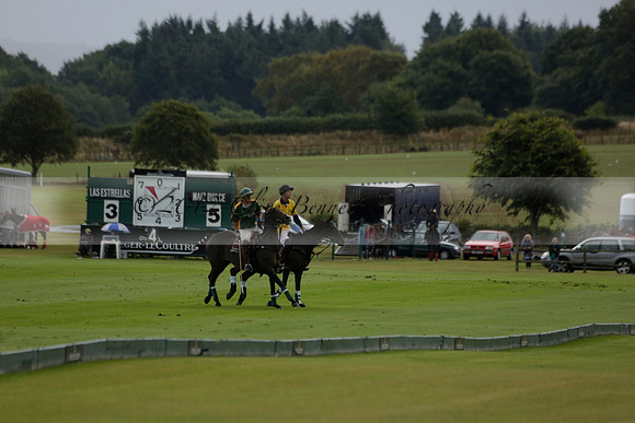 Maiz Dulce (green) v Las Esterellas (yellow) in the PSI Final polo match at Cowdray Park Polo Club on Ambersham 2 on Sunday 2013.09.08 www.polopictures.co.uk