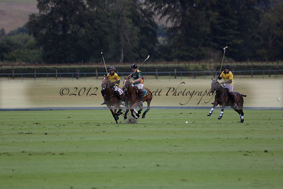 Maiz Dulce (green) v Las Esterellas (yellow) in the PSI Final polo match at Cowdray Park Polo Club on Ambersham 2 on Sunday 2013.09.08 www.polopictures.co.uk