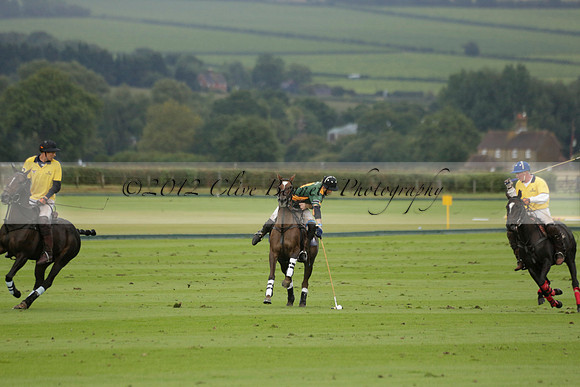 Maiz Dulce (green) v Las Esterellas (yellow) in the PSI Final polo match at Cowdray Park Polo Club on Ambersham 2 on Sunday 2013.09.08 www.polopictures.co.uk