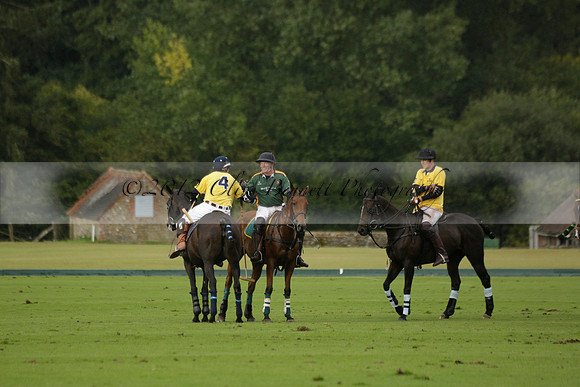 Maiz Dulce (green) v Las Esterellas (yellow) in the PSI Final polo match at Cowdray Park Polo Club on Ambersham 2 on Sunday 2013.09.08 www.polopictures.co.uk