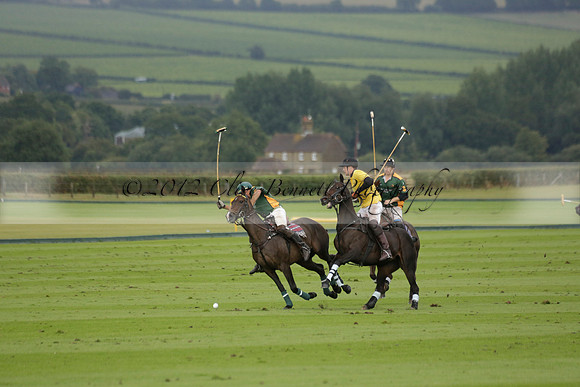Maiz Dulce (green) v Las Esterellas (yellow) in the PSI Final polo match at Cowdray Park Polo Club on Ambersham 2 on Sunday 2013.09.08 www.polopictures.co.uk