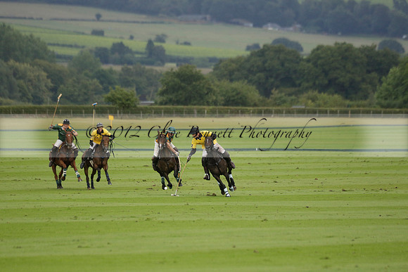 Maiz Dulce (green) v Las Esterellas (yellow) in the PSI Final polo match at Cowdray Park Polo Club on Ambersham 2 on Sunday 2013.09.08 www.polopictures.co.uk