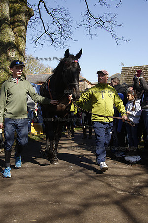Leighton Aspell leads Many Clouds_CB_6206