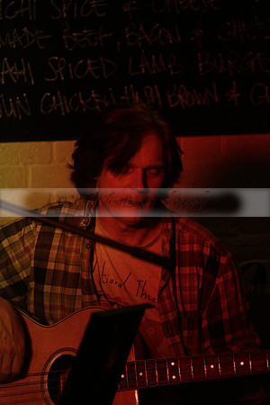 Will B & Geoff Allnutt with guests at The Royal Oak, Midhurst on Friday 25 October 2013. www.polopictures.co.uk