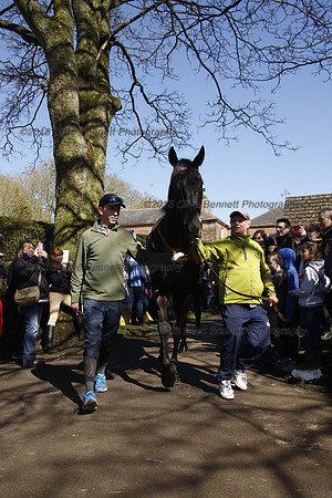 Leighton Aspell leads Many Clouds_CB_6197