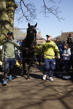 Leighton Aspell leads Many Clouds_CB_6205