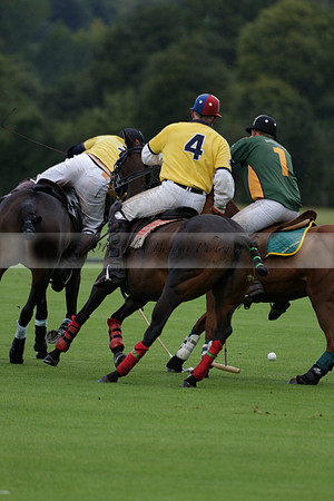 Maiz Dulce (green) v Las Esterellas (yellow) in the PSI Final polo match at Cowdray Park Polo Club on Ambersham 2 on Sunday 2013.09.08 www.polopictures.co.uk