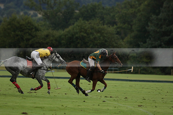 Maiz Dulce (green) v Las Esterellas (yellow) in the PSI Final polo match at Cowdray Park Polo Club on Ambersham 2 on Sunday 2013.09.08 www.polopictures.co.uk