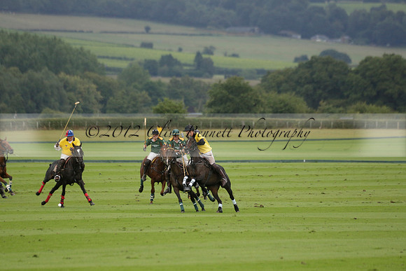 Maiz Dulce (green) v Las Esterellas (yellow) in the PSI Final polo match at Cowdray Park Polo Club on Ambersham 2 on Sunday 2013.09.08 www.polopictures.co.uk