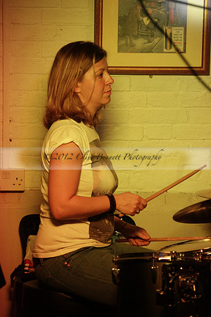 Will B & Geoff Allnutt with guests at The Royal Oak, Midhurst on Friday 25 October 2013. www.polopictures.co.uk