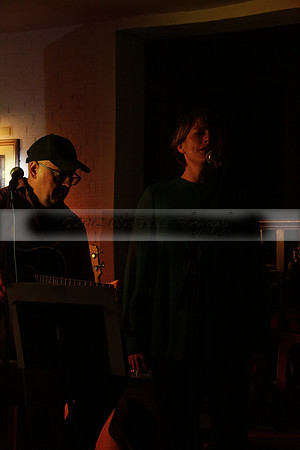 Will B & Geoff Allnutt with guests at The Royal Oak, Midhurst on Friday 25 October 2013. www.polopictures.co.uk