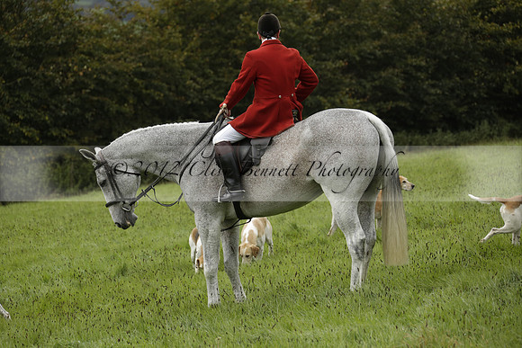 Devon & Somerset Stag Hounds meet at Hillhead Cross on Monday 14 October 2013. 2013.10.14 www.polopictures.co.uk