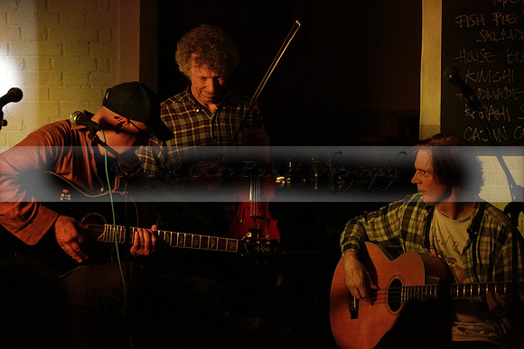 Will B & Geoff Allnutt with guests at The Royal Oak, Midhurst on Friday 25 October 2013. www.polopictures.co.uk